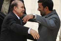 يبدو أن الرئيسين نجاد وبوتفليقة قد اشتاقا لبعضهما.. وحفاوة الاستقبال والترحاب التي تظهر على الصورة لخير دليل على المحبة التي تربط الرجلين والتي ستترجم إلى دفع العلاقات بين البلدين.