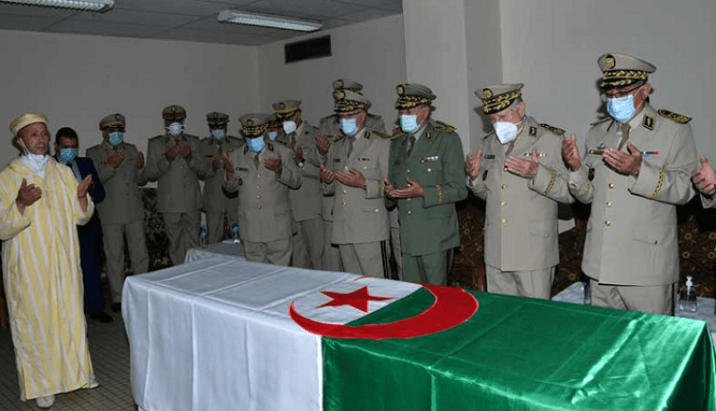 تشييع جثمان الفقيد اللواء مفتاح صواب بمقبرة العيون بالطارف