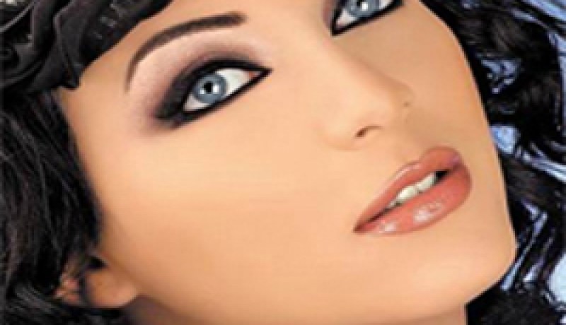 بعد “أسمهان”.. سلاف فواخرجي “كليوباترا” و”روز اليوسف”