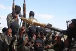 صاروخ يصيب معقلا للمتمردين قرب ميناء صومالي
