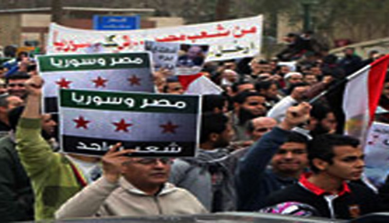 آلاف المصريين يحاصرون سفارة سوريا بالقاهرة