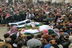 أنباء عن مقتل أكثر من 100 شخص في هجمات على سوريا