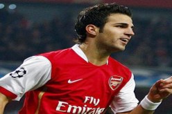 فابريغاس ينفي محاولة إقناع فان بيرسي بحمل ألوان البارصا