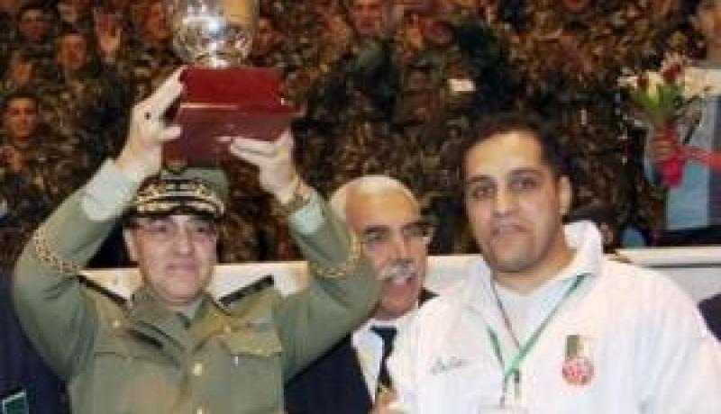 المدرسة التطبيقية للقوات الخاصة ببسكرة تتألق في الثلاثي العسكري مابين المدارس