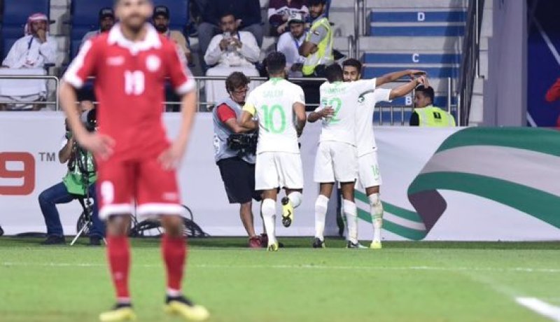 السعودية تفوز على لبنان وتتأهل إلى دور الـ16 من كأس آسيا