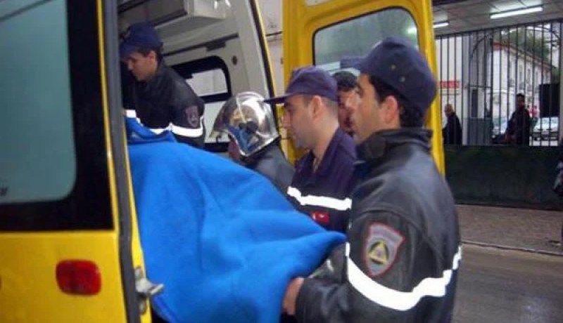 شاحنة تدهس شخصا وترديه قتيلا داخل مرأب في باتنة