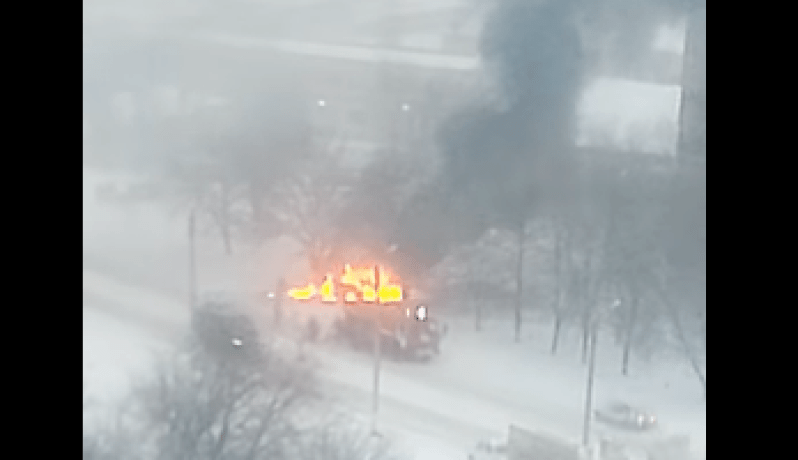 بالفيديو.. مقتل شخصين بعد إنفجار سيارة في أوكرانيا