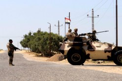 مقتل 4 رجال أمن مصريين في انفجارين بشمال سيناء