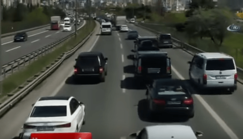 شاهد ما فعله زعيم للمافيا في تركيا أثناء ذهابه للسجن
