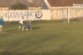 بالفيديو.. شاهد اسوأ مدافع ضد اسوأ مهاجم