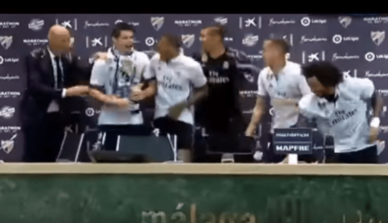 بالفيديو… لاعبو ريال مدريد يقتحمون المؤتمر الصحفي لزيدان