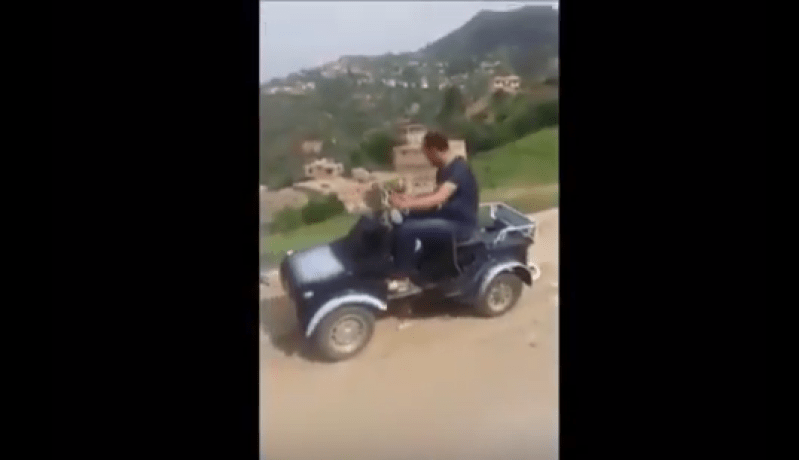 بالفيديو.. شاب من بجاية يصنع سيارة صغيرة بإمكانياته الخاصة