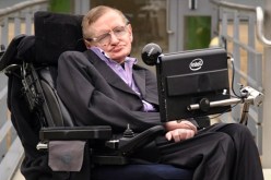 وفاة عالم الفيزياء ستيفن هوكينغ