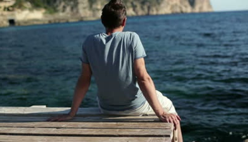 بحاجة لوجهك المبتسم لأنه يبعث شعاع الأمل