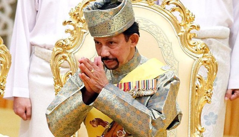 دولة مسلمة تتراجع عن قرار تنفيذ حكم الإعدام بالمثليين