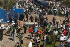 مشادات عنيفة بين الشرطة وعشاق الخضر قبل مباراة صربيا