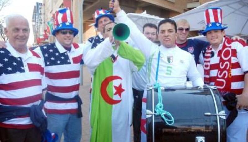 المدرجات كانت غير مقسمة وأنصار ''الخضر'' جنبا إلى جنب مع الأمريكين