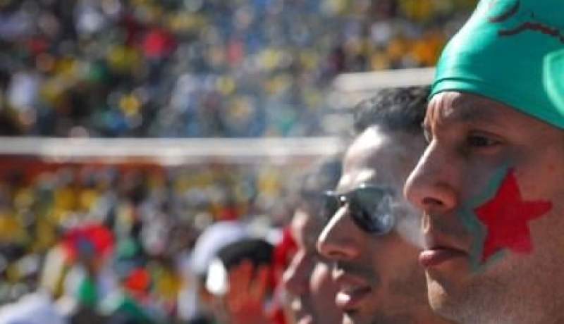 ثــــلاث ألاف جزائري تزلزل 30 الف هوليغانز وتقضي ليلة بيضاء