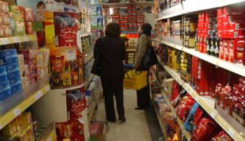 كهل متهم بسرقة علبة جبن من مركز تجاري‮ ‬في‮ ‬العاصمة‮ ‬