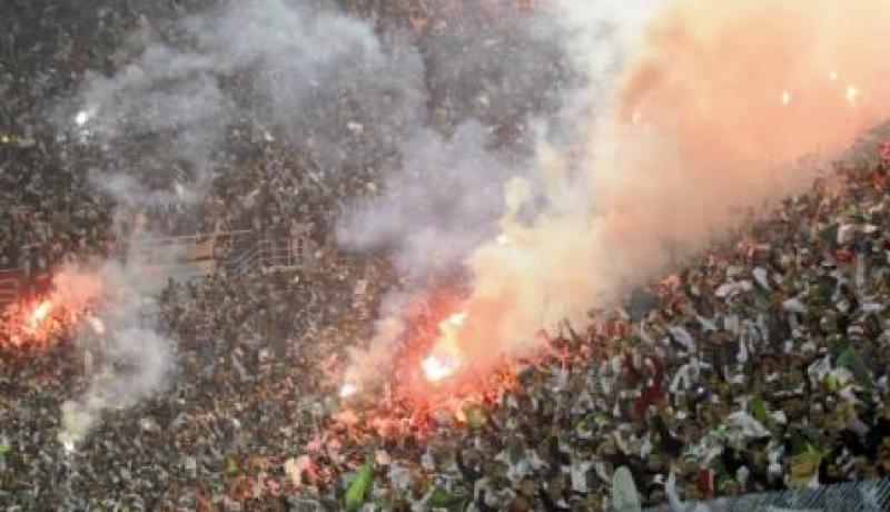 الليزر والفيميجان يهددان الجزائر بعقوبات من الفيفا