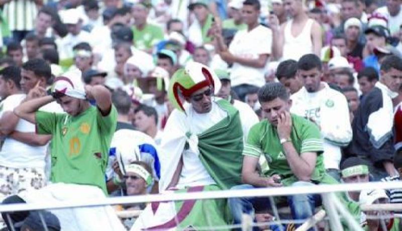 “وساوس الإشاعات في أعلى مستوياته في الشارع الجزائري وشكوك حول مباراة “الفراعنة
