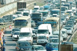 يعتبر المسلك الأوحد للدخول من الجهة الغربية إلى وسط المدينة : ازدحام يومي لمئات المركبات وسط تذمر واستياء السائقين والراجلين