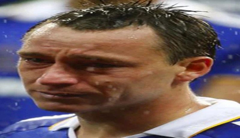 جون تيري يفكر في اعتزال اللعب دوليا