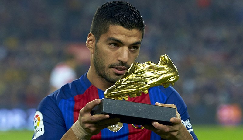 “سواريز” يزيد من متاعب برشلونة ويغيب شهرا كاملا