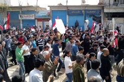 ستة آلاف شخص يتظاهرون في القامشلي في يوم الجمعة العظيمة