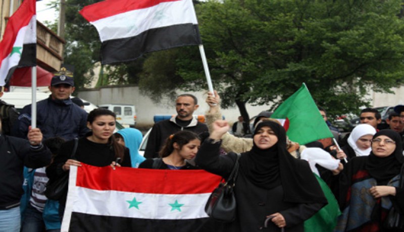 تظاهرة في الجزائر احتجاجا على القمع في سوريا