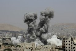 مقتل 73 مدنيا في ضربات جوية بمحافظة إدلب السورية