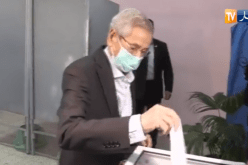 رئيس الدولة السابق عبد القادر بن صالح يُدلي بصوته في استفتاء الدستور