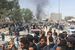 بالفيديو والصور.. إنفجار الوضع في تونس وسقوط قتلى وجرحى