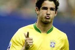 البرازيلي باتو يعلن عن رغبته في مغادرة نادي ميلانو