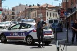 احتجاز موظف داخل مصرف في برلين