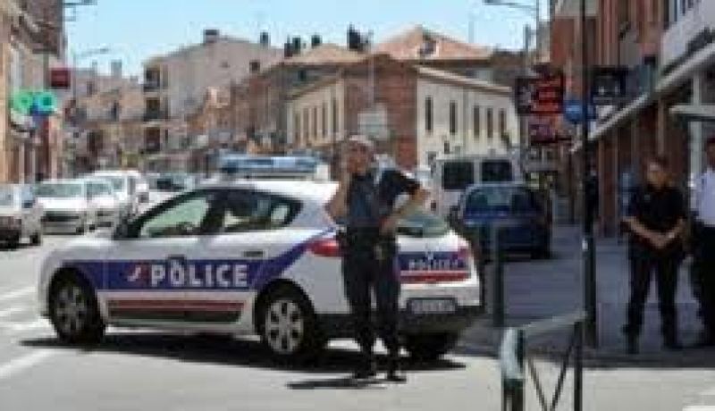 احتجاز موظف داخل مصرف في برلين