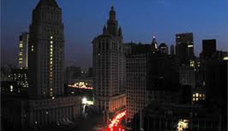 سوء الاحوال الجوية في كندا يتسبب في إنقطاع الكهرباء عن 100 ألف شخص