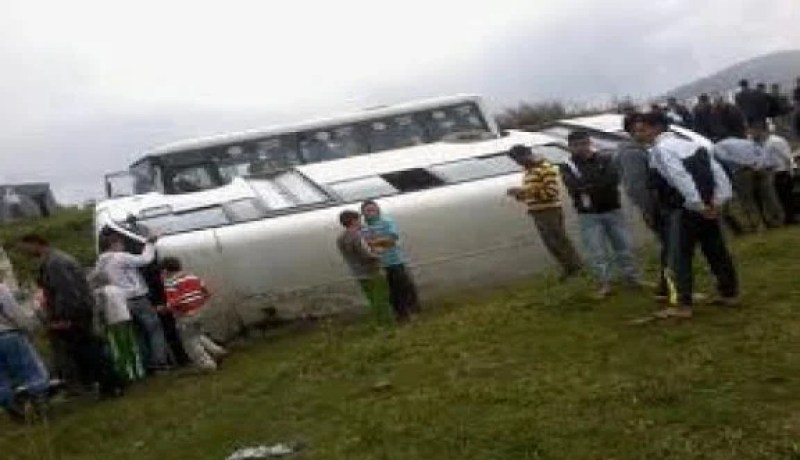 عاجل:سقوط حافلة تُقِل الكشافة من أعالي جبال تكجدة بالبويرة