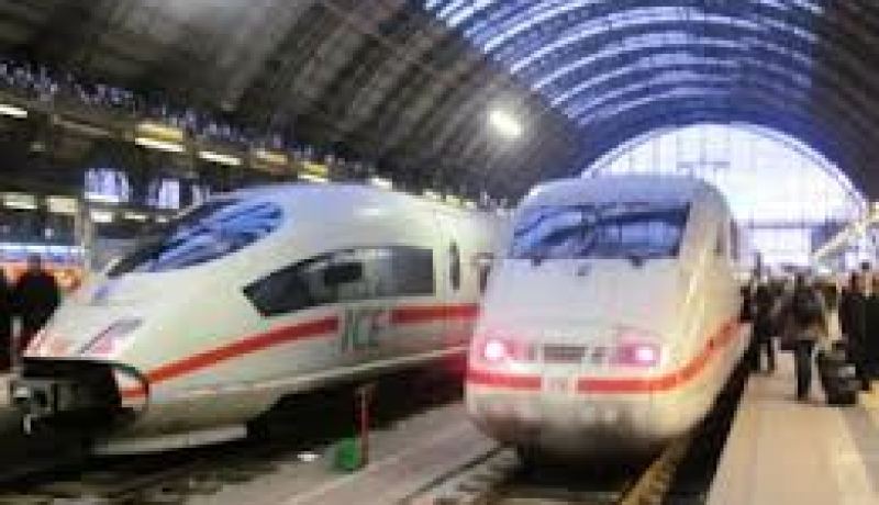 فرنسا وايطاليا توقعان الاتفاق على خط القطار السريع بين ليون وتورينو