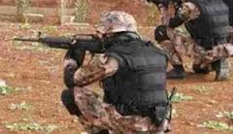 قوات حرس الحدود الأردنية تلقي القبض على 3 سوريين بحوزتهم أسلحة وأجهزة اتصالات
