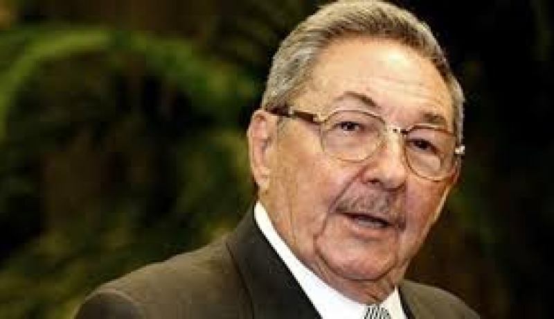 الرئيس الكوبي يتعهد بالدفاع عن الميراث الاشتراكي لشقيقه الراحل