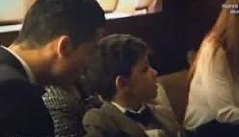 بالفيديو ابن رونالدو من مشجعي ميسي