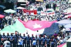 آلاف الاردنيين يتظاهرون ضد رفع الاسعار مطالبين باصلاح النظام