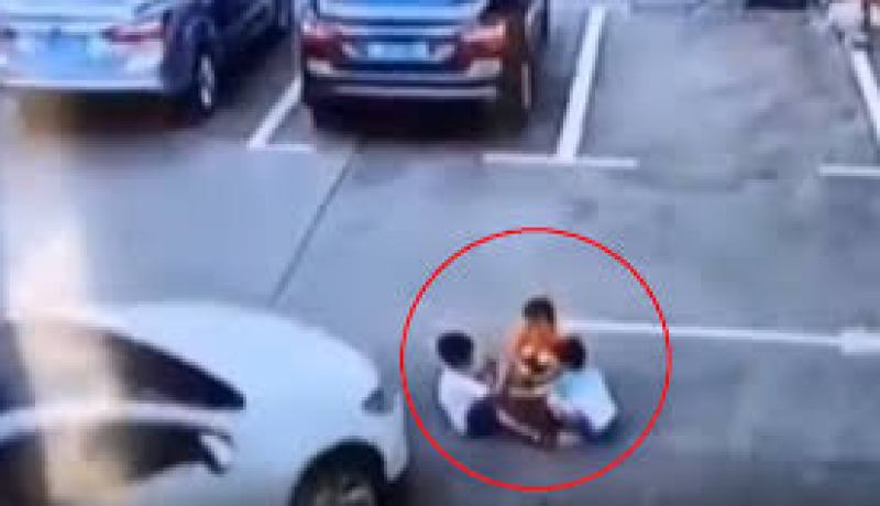 سيارة تدهس 3 أطفال أشقاء في تيسمسيلت