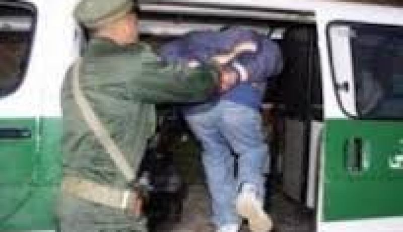 نجل شرطي ضمن عصابة لترويج المخدرات بالعاصمة