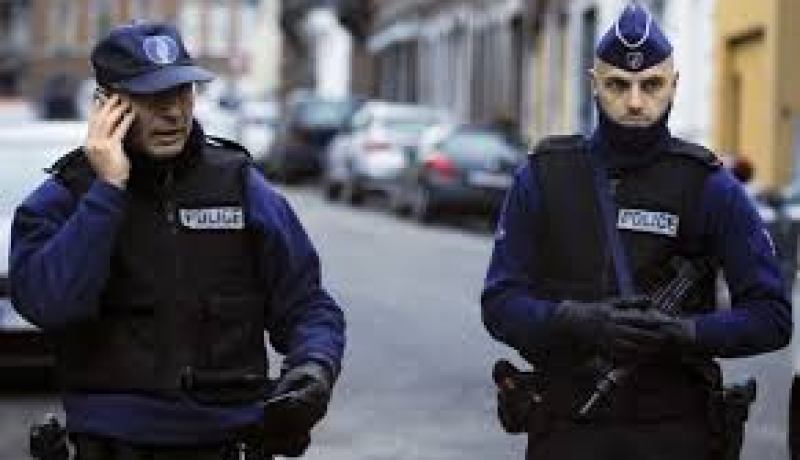 لاجئ يطعن كاهنا بسكين في بيته ببلجيكا
