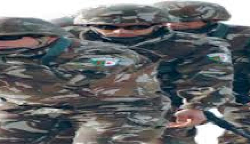 قوات الجيش الوطني الشعبي تقوم بنزع الالغام على مستوى منشآت الموقع