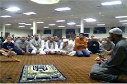 الشرطة الأميركية تبحث عن رجل هدد بقتل مصلين