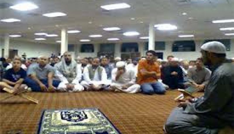 الشرطة الأميركية تبحث عن رجل هدد بقتل مصلين