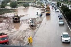 عدة طرق مقطوعة أمام حركة المرور بسبب التقلبات الجوية